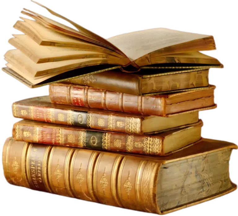 Розкрита книга лежить на стопці інших книг, які оздоблені золотими тисненнями на корінцях