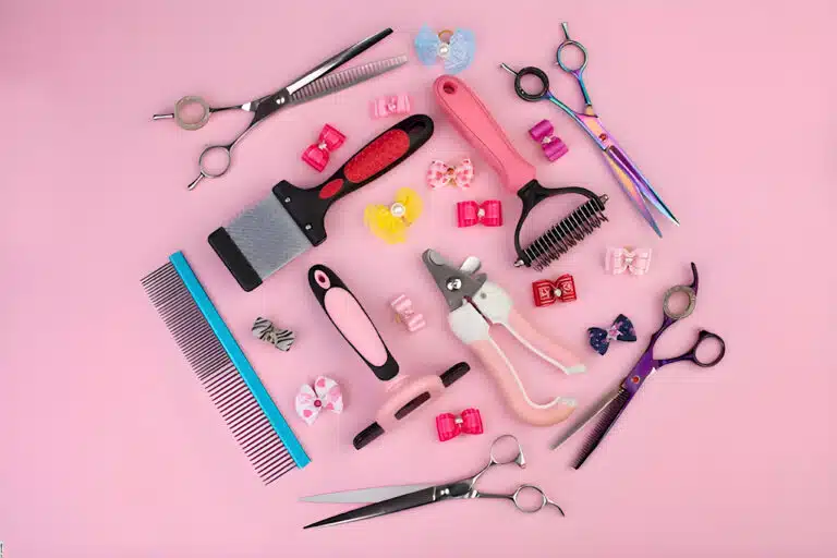Набір грумерських інструментів та аксесуарів для зачісок в рожевих тонах